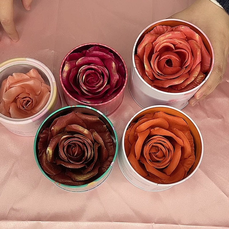Heart & Hue Shinning Highlighter Blusher Long Lasting Cheek Contour Rouge Flower Petals 3D Rose Blush
